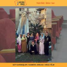 Melek hanım'ın konağına sürekli olarak gulyabani isimli yaratık gelmektedir. Kulturel Guncel Sut Kardesler Filminden Bir Kamera Facebook