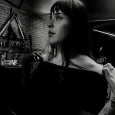 Quien en su sano juicio le dice cuerno de chango al hot-dog.