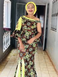 Coiffure femmes et modèles pagnes africaine, kinshasa. Epingle Sur Modeles Differents Pagnes Africains