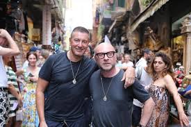 Dolce e gabbana si sono trovati improvvisamente al centro di una bufera mediatica. Diego Armando Maradona Contro Dolce E Gabbana Novella 2000