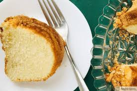 Best buttermilk pound cake from buttermilk pound cake tested recipe. Vanilla Buttermilk Pound Cake A Simple Old Fashioned Recipe Simply Delizious Baking