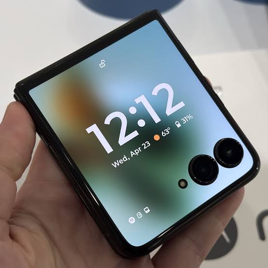 The 8 Best Phones of 2026, Tested by Popular Mechanics