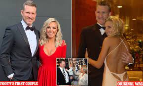 Nathan charles buckley (born 26 july 1972) is a professional australian rules football coach, and a former player and commentator. Collingwood Coach Nathan Buckley Has Split With His Wife Of 18 Years Daily Mail Online