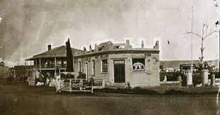The Red Cow Inn At Penrith In 1890 The Pub Was Built In 1864 By Mr Thomas Smith And Was One Of The Are Australia History Australian Photography New South Wales