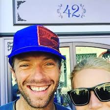 Chris Martins hatt? : r/Coldplay