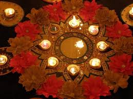 Latest And Trendy Mehndi Stage Decoration Plans And Mehndi Rasam Ideas Stylesglamour Com Mehndi Decor Pakistani Mehndi Decor Afghan Wedding