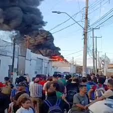 Moviliza Incendio a Bomberos en la colonia San Nicolás en León, Guanajuato