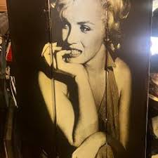 marilyn monroe room divider for Sale in Victorville, CA