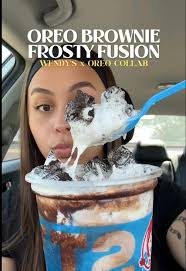 Wendy Frosty Brownie Oreo Es Rico