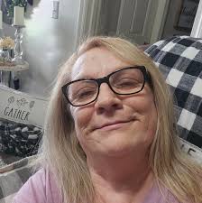 Blueberry Salad is the next installment of: Self proclaimed Congealed Salad  Week! 😂 We are bringing them back (I really never let them go)! Serving up  yummy goodness with a spoonful of