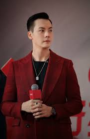 william chan fanpics gnc x tmall double 11 event chengdu oct 21 2020 cr softdreamland w陈伟霆图频博 20201021 陳偉霆gnc品牌雙11成都快 blazer men s blazer suit jacket