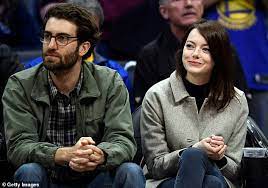 The oscar winner is engaged! Emma Stone S Baby Daughter S Name Is Revealed As Louise Jean Mccary Geeky Craze