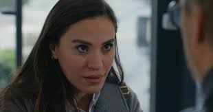 'Boşanmadık biz hala, hatırlatırım...'