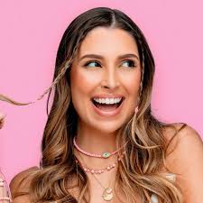 Julia Tedesco's Instagram, Twitter & Facebook