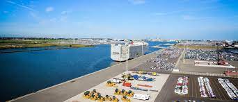 Therefore, when you go to pull the paper off the full roll, it comes off easily without you having to steady the roll. Roll On Roll Off Port Of Zeebrugge