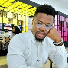 🇲🇬 Gaëlle Borgia, notre correspondante à Madagascar, remporte le prix  Pulitzer pour une enquête sur l'ingérence russe durant la présidentielle de  2018. Une enquête menée par plusieurs journalistes et publiée dans le