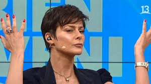Raquel argandoña on wn network delivers the latest videos and editable pages for news & events, including entertainment, music, sports, science and more, sign up and share your playlists. Cambio Radical Asi Es El Nuevo Look De Tonka Tomicic