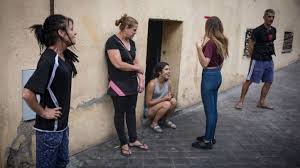 El que ocupare, sin autorización debida, un inmueble, vivienda o edificio ajenos que no constituyan morada, o se mantuviere en ellos contra la. Contenido Relacionado Con La Tematica Okupas Madridiario