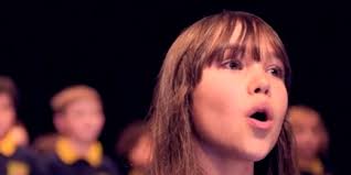 Talento de sobra: Niña con autismo sorprende cantando "Aleluya"