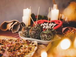 Themed parties are fun but can be quite difficult to organise if you don't have the right decorations. How To Throw A Christmas Market Themed Party At Home Stories Kitchen Stories