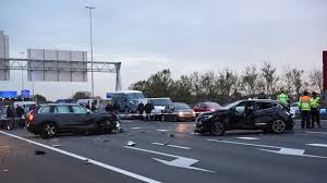 Alle nieuwsartikelen over gebeurde verkeersongevallen van vandaag verzameld. Groot Ongeluk Op A2 Bij Utrecht Weg Hele Avond Dicht Nos