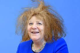 „wir haben das virus noch nicht besiegen können, es lässt nicht locker, sagte sie am frühen dienstagmorgen in berlin nach beratungen mit den ministerpräsidenten. Der Postillon Wegen Friseur Verbot So Sehen Unsere Politiker In Vier Wochen Aus