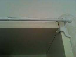 Comment Transformer Une Etagere Ikea En Penderie Pour Enfant Le Blog De Mademoiselle Petit Pois Rideau Dressing Tringle Rideau Rideau Sans Percer