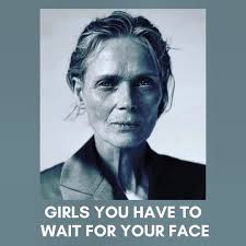 Två S/M (38) och en M/L (40) finns kvar i grå/grå. DM:a eller maila så  svarar jag bums!🏁🩶