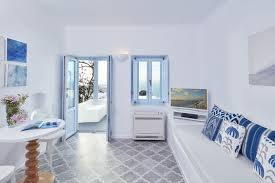 Greek Island Decor Ideas Grey Blue Patterns Combined With Vintage Furniture Hotel Room Interior Greek Interior Design Greek Bedroom
