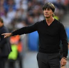 Damals spielte löw zu beginn seiner profikarriere zunächst für den sc freiburg. Trennung Die Ehe Von Bundestrainer Joachim Low Steht Vor Dem Aus Welt