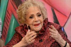 Silvia Pinal revela lo que le hace falta a sus 92 años, ¿será un galán?