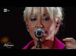 List of all malika ayane tour dates, concerts, support acts, reviews and venue info. Malika Ayane Canta Come Foglie Amasanremo 12 11 2020 Youtube
