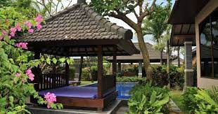Jika dilihat dari pondasinya, rumah adat di jawa barat menggunakan umpak, dimana kolom bangunan hanya diletakkan pada batu datar yang sudah terbentuk secara alami. 60 Desain Gazebo Minimalis Bambu Dan Kayu Desainrumahnya Com