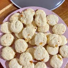 323 Me Gusta 2 Comentarios Noe Titus Mejor Con Essen En Instagram Recien Hechos Biscochitos De Queso Facil Y Rapi Food Cheese Wedge Queso Cheese