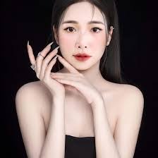 Lan Nhi's Instagram, Twitter & Facebook