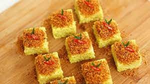 It is quite a production to prepare this dish, since nasi kuning (or yellow rice) is… Resep Ketan Kuning Serundeng Khas Betawi Gurihnya Bikin Nagih