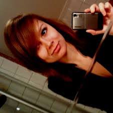 Laura Fleckenstein's Instagram, Twitter & Facebook