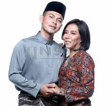 Muhammad izzul islam bin mazlan (born 2 june 1990), better known by his stage name izzue islam, is a malaysian actor and singer. Izzue Isteri Terkejut Kena Langgar