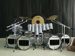 In 2007 van halen used another impractical bass drum set up for the north american tour. Alex Van Halen 1984 Touring Kit Replica Alex Van Halen Van Halen Van