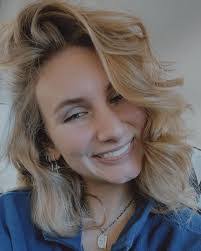 Stella Aquilina's Instagram, Twitter & Facebook