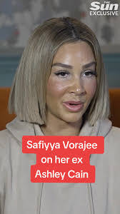 Ashley Roscoe's Instagram, Twitter & Facebook