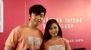 Virgo and the sparkling (2021) and королева чёрно. Angga Yunanda Dan Adhisty Zara Bintangi Film Mariposa Tribunnews Com Mobile