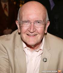 Photos: THE COLOR PURPLE's John Doyle Unveils New Portrait at Sardi's!