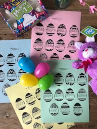 Dont just give your kids treats for easter make them earn it, by solving riddles! Kids Outdoor Easter Scavenger Hunt With Printable Clues