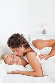 (oder als junge und junge. Der Gute Nacht Kuss Er Druckt Fursorglichkeit Und Zartlichkeit Aus Ein Wenig Erinnert Er An Die