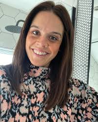 Hello! I'm Chloe, the owner of ivy thomas interiors and the human behind  the account. I'm an interior designer who specialises in residential  projects and I'm not shy in saying that I