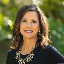 Lauren Key's Instagram, Twitter & Facebook