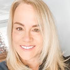 Shannon Bertels (@acraftymom)