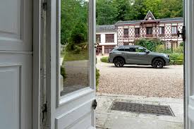 Private Sessions - Exclusive Access