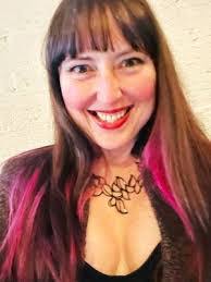 Heather Claus's Instagram, Twitter & Facebook